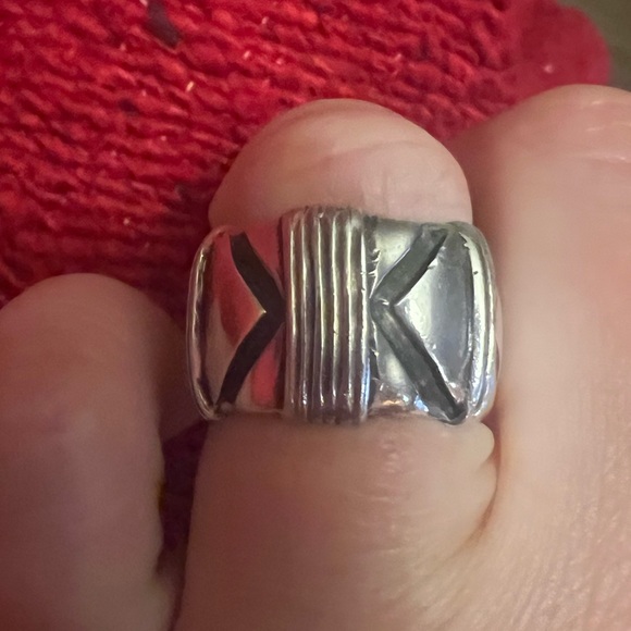 Sterling silver wide band ring. Size 7. - Picture 2 of 7